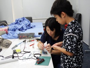 親子でグルーガンに挑戦！ 